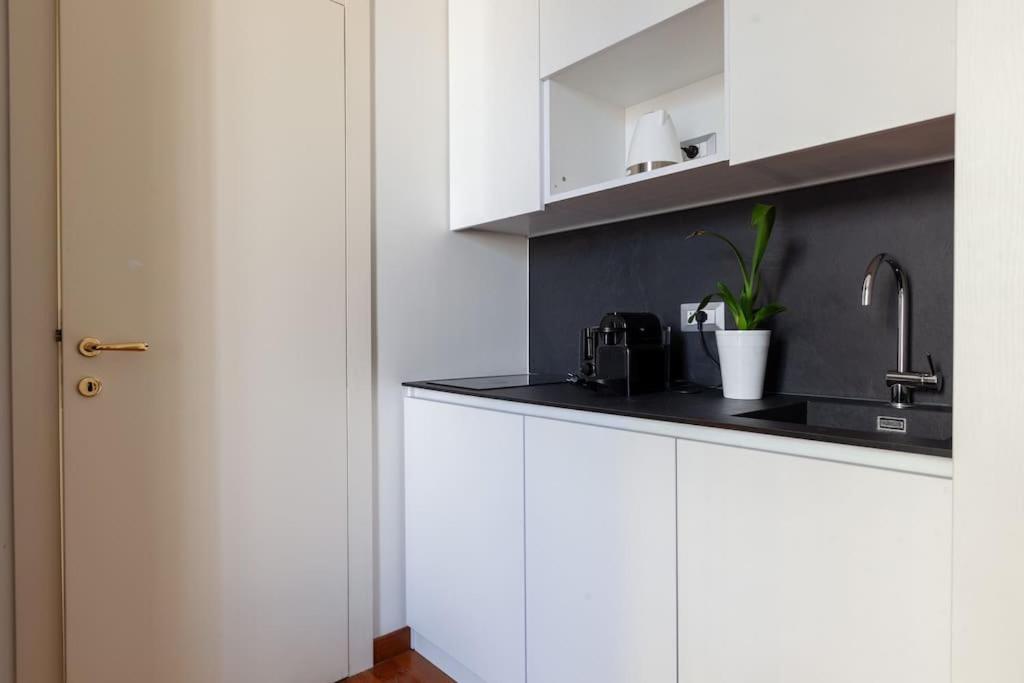 Appartamento Chicco In Zona Elegante Milan Exterior photo